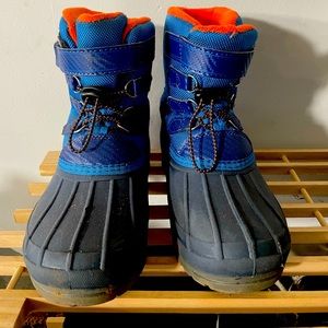 Snow Boots 
Sz 1 
Only worn 2-3 times 
Originally from Target
